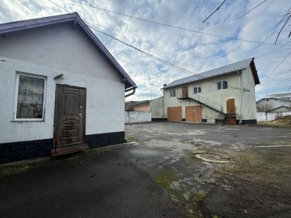 Продається  Автомийка та автостоянка в м.Стрий по вул.О.Степанівни Стрый