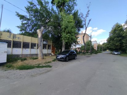 Продам приміщення 140кв.м. На приват ділянці 315кв.м вул. Комарова 12 Умань