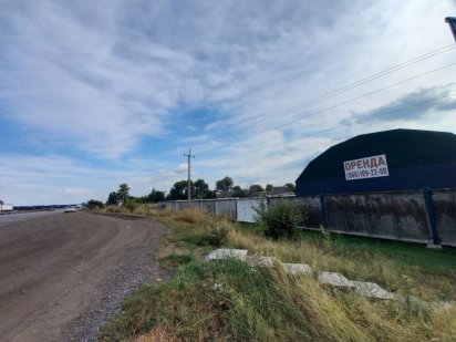 Ангар, адмінбудівля та земельна ділянка 0,70 га Умань