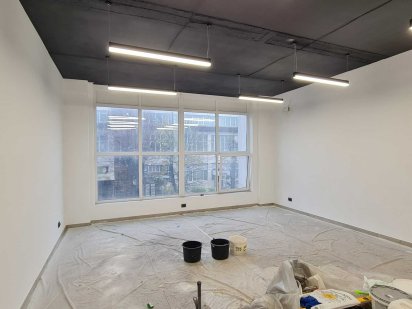 Самий центр міста. Висока прохідність людей. Хмельницький