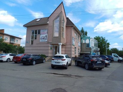 360м2 Вокзальна - фасад,паркінг Біла Церква