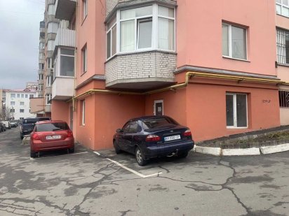 Продаж офісного приміщення 97 кв.м. на 1 поверсі на просп. Миру Хмельницький