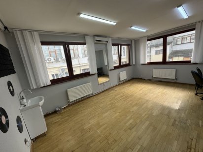 Офіс. Комерційна нерухомість Хмельницький. Центр. З орендарями Хмельницький