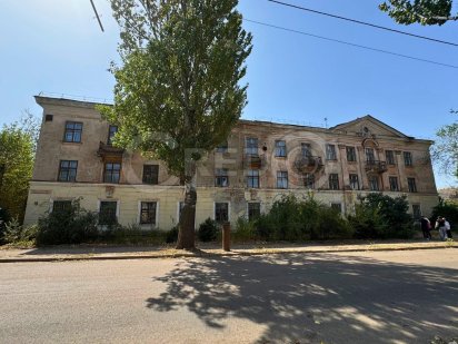 Продаж окремої 3-х поверхової будівлі, р-н Фрунзе Кривий Ріг