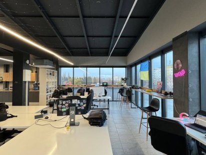 Продаж Комерції (новобудова) з ремонтом та 2 терасами 1000$/м2 Луцк