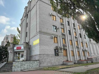 Нежитлова будівля 2 367,8 кв м, просп. Трубників, 11Б Нікополь