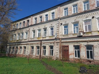 Продам приміщення під серйозний бізнес
ЧРЗ перша лінія 567 метрів
На п Сумы