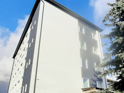 S_ Продається 5-поверховий будинок під офісні приміщення Рівне