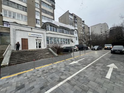 Продаж комерційного приміщення, вул.Торговиця, площа 226кв.м. Власник Тернопіль