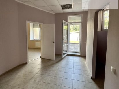Продаж комерційного приміщення на вул. Коновальця Тернопіль