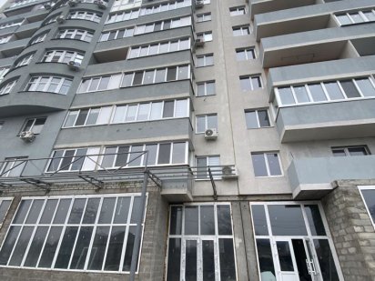 Продаж приміщення з вітражними вікнами Черкаси