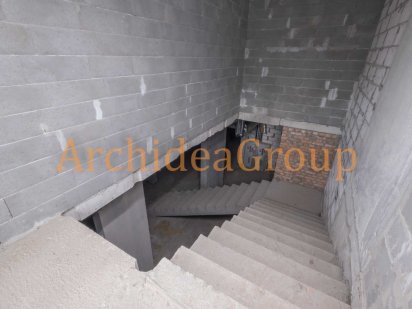 Фасадне комерційне пр. 207,7 м 2 в ЖК Варшавський на Пр. Правди 43-Б. Киев