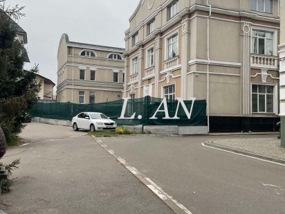 Окрема будівля 1000м2  вул. Золотоустівська 23а пр. Берестейський Київ