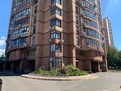 Продаж комерційного  приміщення під будь-яке призначення в центрі Київ