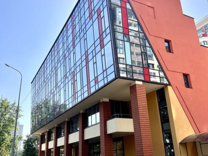 Бізнес або Медичний центр, "Сонячна Брама", Вул. Юлії Здановської Киев