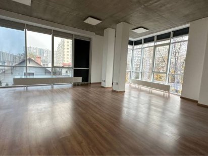 Продаж офісного приміщення Львів