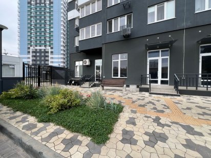 Фасадное помещение без ремонта, ЖК Скай Сити, Варненская/ Успех Одеса