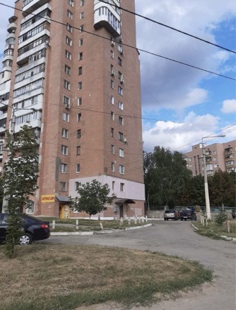 Продам Помещение на Алексеевке по пр.Победы возле АТБ Sобщ.= 27м - фото 1