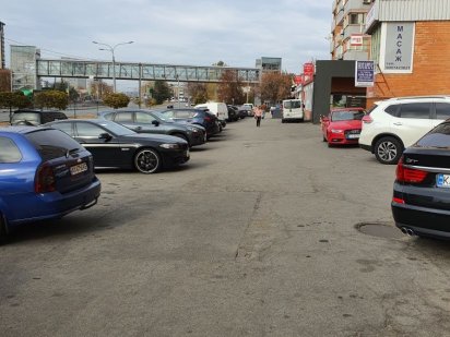 Продам нежитлове приміщення на першому поверсі. Харків