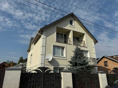 Продаж будинку у Винниках по вул. Винниченка поряд вул. Галицька Винники