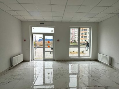 Продам коммерческое помещение с ремонтом, 1 этаж, ЖК Акварель-8 Лиманка