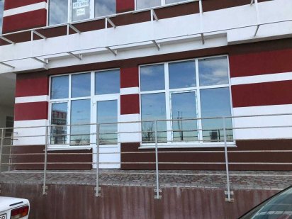 Продам фасадное помещение под бизнес в ЖК Розенталь в ТРЦ. 83 м2. Лиманка