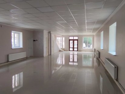 Продам новое  2-х этажное здание в г. Беляевка. Центр города. Беляевка