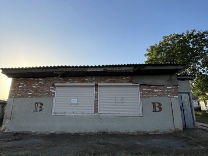 Продам приміщення (комерційне з можливістю переобладнати під житлове) Гадяч