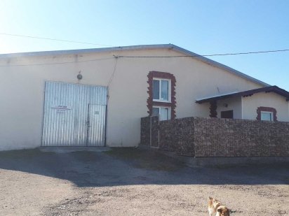 Продається два приміщення в с. Бедриківці Залещики