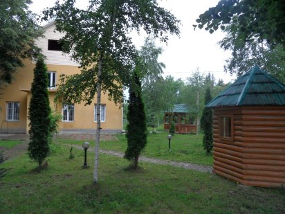 Поблизу м.Сторожинець комплекс відпочинку площею 443 +790 кв.м, річка Сторожинец