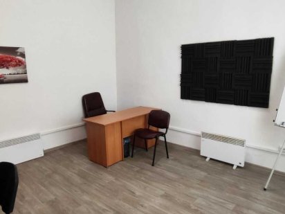 Офісні приміщення, центр міста, свіжий ремонт, генератор!!! Берегово