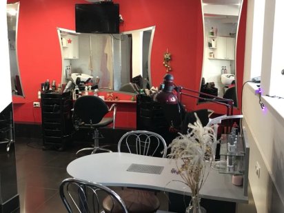 Здам в оренду манікюрний столик в салоні краси Летуаль Дрогобич