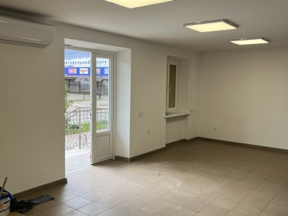 Комерційне приміщення біля епіцентру Калуш