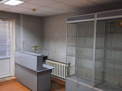 Здам у оренду (центр)пiд офiс  мед.кабiнет салон Коростень