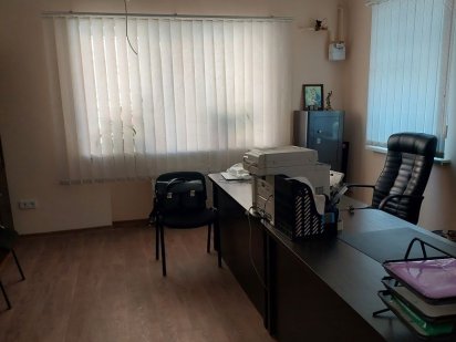 Оренда приміщення офіс. Без меблів. Комунальні додатково Ромни