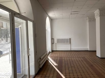 Сдаются коммерческие помещения по улице Банковской.