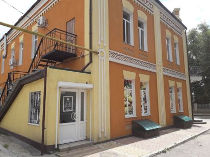 180кв.м. вул.Садова. 0й поверх з вікнами.. Окремий вхід. Всі зручності Умань