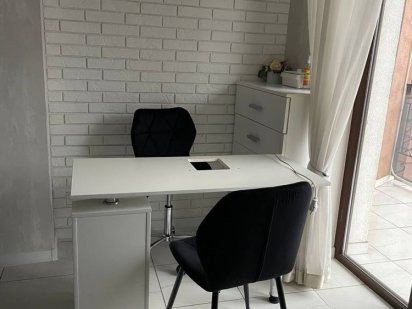 Здам в оренду робоче місце .Робоче місце майстра манікюру Умань