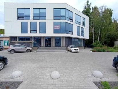 Оренда комерційного фасадного приміщення 215 м2 Гречани 1-й поверх Хмельницький