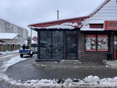 Фасадного-кутове приміщення біля автовокзалу №3 Хмельницький