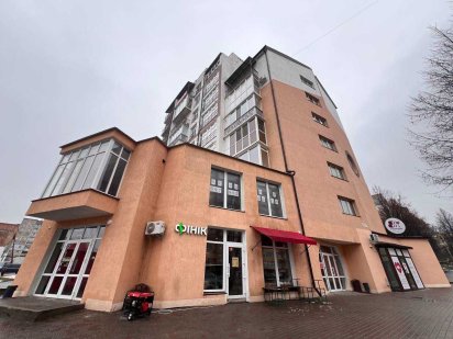 Оренда фасадного приміщення мкрн Озерна Хмельницкий