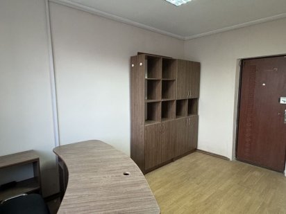 Оренда офісу 11 м2 з меблями район Велмарт Івано-Франківськ