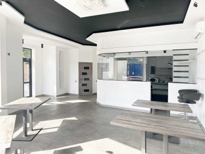 БЕЗ КОМІСІІ з орендаря здам комерційну будівлю в центрі Ірпеня! Ірпінь