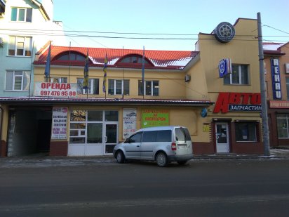 Власник здае прим. під фастфуд ,офіс,  крамничку по Бандери 31 1пов. Івано-Франківськ