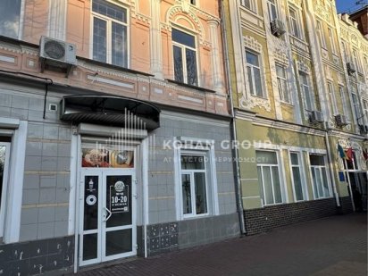 Торгівельна точка на пішохідній вулиці Хмельницький