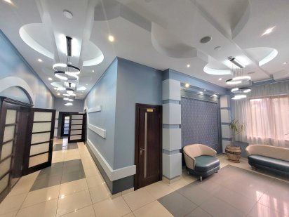 Оренда приміщення по вул.Хмельницького. 2 поверх. 330 мкв. Івано-Франківськ