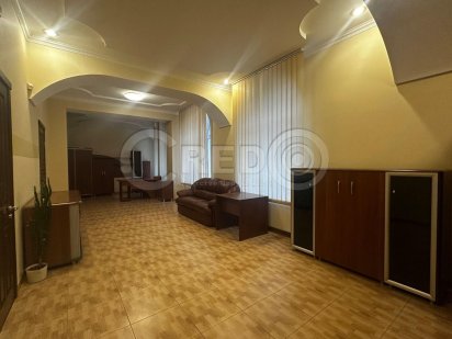 Оренда просторого офісного приміщення в центрі міста. Кривий Ріг