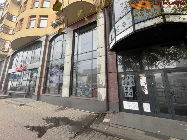 ОРЕНДА комерційного приміщення в центрі міста по вул. Незалежності - фото 1