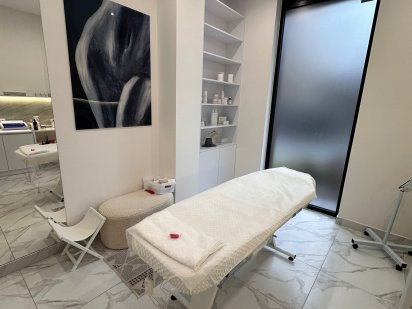 Гарний кабінет у студії косметології Івано-Франківськ