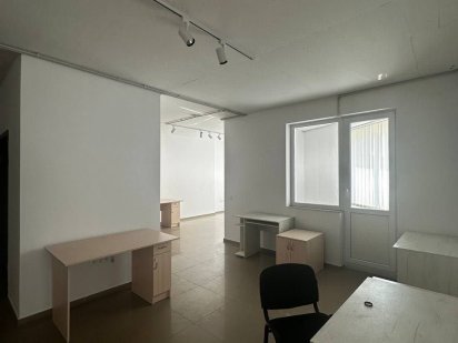 Оренда офісу 80 м2 біля озера з можливістю резервного живлення Івано-Франківськ